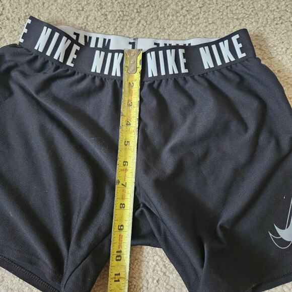 Nike sports shorts medium - Picture 7 of 8